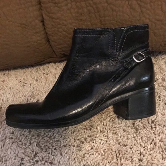 Naturalizer Black Ankle Boots Booties Size 6.5 VGC - Picture 2 of 8